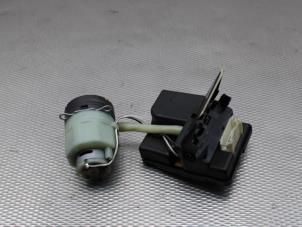 Usados Bomba de vacío de cierre centralizado eléctrico Mercedes A (W168) 1.7 A-170 CDI 16V Precio de solicitud ofrecido por Gebr Opdam B.V.