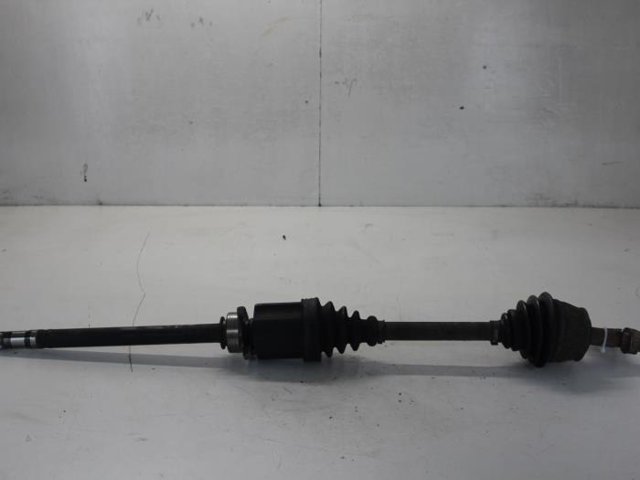 Gebrauchte Antriebswelle rechts vorne Fiat Stilo (192A/B) 2.4 20V Abarth 3-Drs. Preis € 42,00 Margenregelung angeboten von Gebr Opdam B.V.