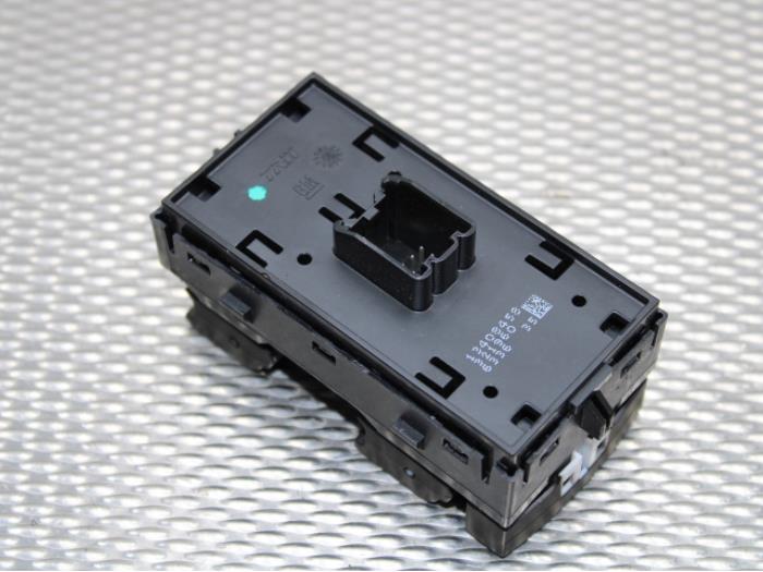 Electric window switch Opel Astra K Sports Tourer 1.4 Turbo 16V - 13408458
