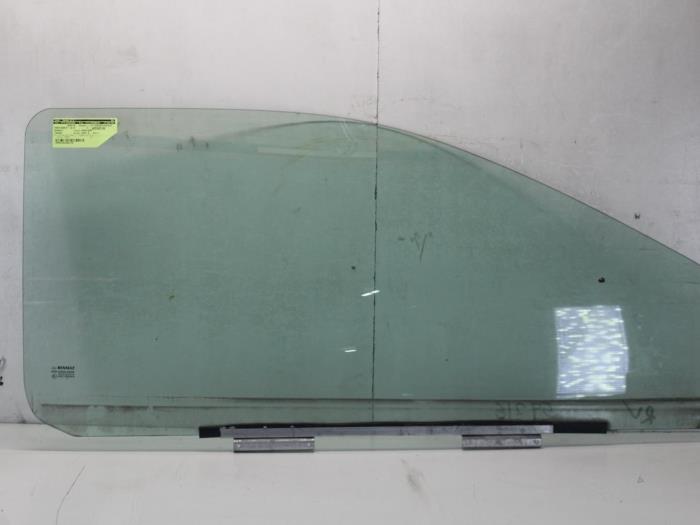 Ventanilla de puerta de 2 puertas derecha de un Renault Twingo (C06) 1.2 2007