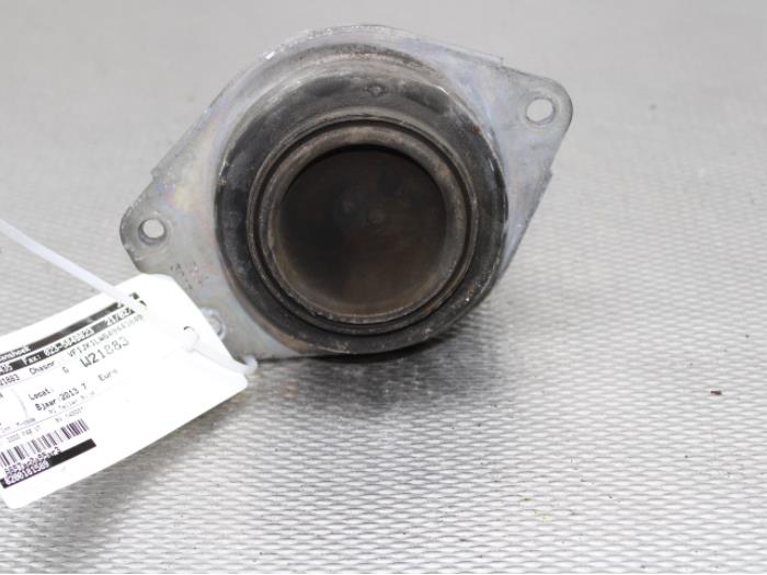 Usagé Support moteur Renault Espace (JK) 2.0 16V Turbo Prix € 25,00 Règlement à la marge proposé par Gebr Opdam B.V.