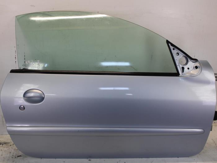 Portière 2portes droite d'un Peugeot 206 CC (2D) 1.6 16V 2005