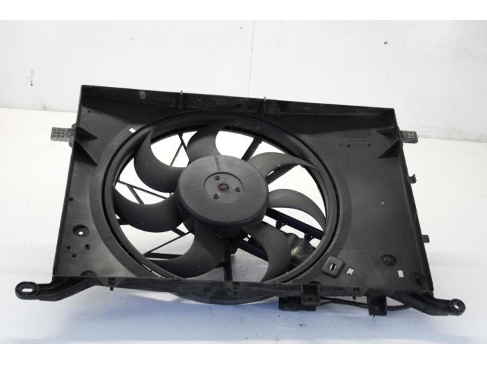Radiator cooling fan