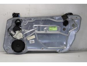 Używane Mechanizm szyby prawej przedniej wersja 2-drzwiowa Seat Ibiza III (6L1) 1.4 16V 75 Cena € 40,00 Procedura marży oferowane przez Gebr Opdam B.V.
