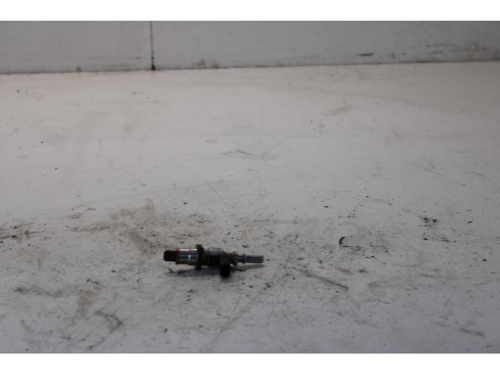 Usados Inyector Adblue Renault Clio III (BR/CR) 1.5 dCi FAP Precio de solicitud ofrecido por Gebr Opdam B.V.