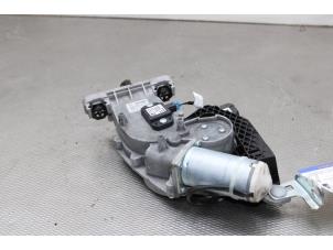 Usagé Hayon moteur Mercedes E Estate (S212) E-200 CDI 16V BlueEfficiency,BlueTEC Prix sur demande proposé par Gebr Opdam B.V.