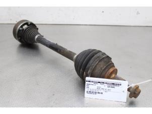 Usagé Arbre de transmission avant gauche Seat Leon (5FB) 1.6 TDI Ecomotive 16V Prix € 75,00 Règlement à la marge proposé par Gebr Opdam B.V.