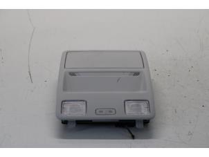 Usagé Eclairage de plafonnier Ford Fiesta 7 1.0 EcoBoost 12V 100 Prix € 25,00 Règlement à la marge proposé par Gebr Opdam B.V.
