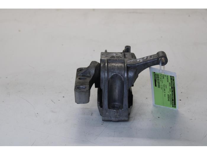 Used Engine mount Volkswagen Tiguan (5N1/2) 2.0 TSI 16V 4Motion Price € 26,00 Margin scheme offered by Gebr Opdam B.V.