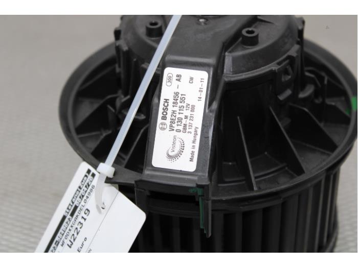 Heating and ventilation fan motor from a Ford Fiesta 6 (JA8) 1.0 Ti-VCT 12V 65 2014