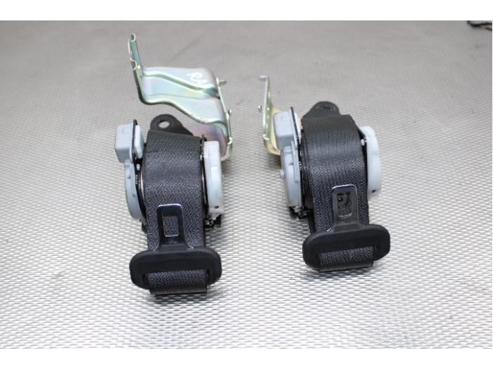 Set of seatbelts, rear seats from a Toyota Auris (E18) 1.2 T 16V 2017