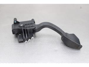 Used Accelerator pedal Fiat 500 (312) 0.9 TwinAir 80 Price on request offered by Gebr Opdam B.V.