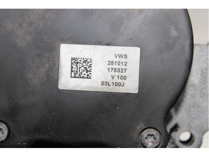 Vacuum pump (diesel) from a Skoda Superb Combi (3TAC/TAF) 1.6 TDI 2012