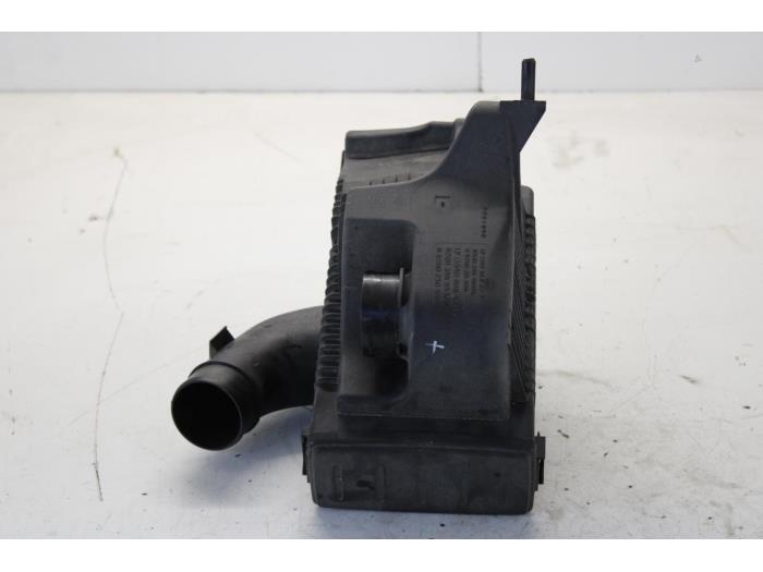 Begagnade Luftfilterhus Renault Clio III (BR/CR) 1.2 16V TCe 100 Pris € 26,00 Marginaltabell erbjuds av Gebr Opdam B.V.