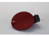 Tank cap cover from a Fiat 500 (312), 2007 0.9 TwinAir 85, Hatchback, Petrol, 875cc, 63kW (86pk), FWD, 312A2000, 2010-07, 312AXG 2011