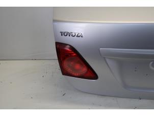 Usagé Feu arrière gauche Toyota Corolla (E15) 1.6 Dual VVT-i 16V Prix € 20,00 Règlement à la marge proposé par Gebr Opdam B.V.