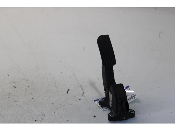 Begagnade Gaspedalsensor Peugeot 108 1.0 12V Pris på förfrågan erbjuds av Gebr Opdam B.V.