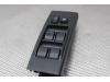 Electric window switch from a Toyota Corolla Verso (R10/11) 2.2 D-4D 16V 2007