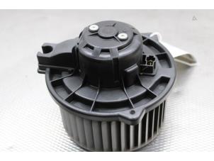 Used Heating and ventilation fan motor Toyota Corolla Verso (R10/11) 2.2 D-4D 16V Price on request offered by Gebr Opdam B.V.