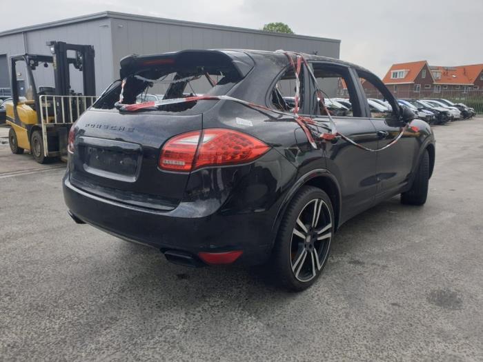 Begagnade Bakre differential Porsche Cayenne II (92A) 3.0 D V6 24V Pris € 1.062,00 Marginaltabell erbjuds av Gebr Opdam B.V.