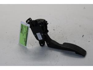 Used Throttle pedal position sensor Dacia Logan MCV (KS) 1.5 dCi Price on request offered by Gebr Opdam B.V.