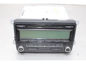 Used Radio CD player Volkswagen Jetta III (1K2) 1.4 TSI 122 16V Price on request offered by Gebr Opdam B.V.