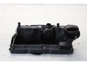 Usados Tapa de válvulas Volkswagen Polo V (6R) 1.2 TDI 12V BlueMotion Precio € 30,00 Norma de margen ofrecido por Gebr Opdam B.V.