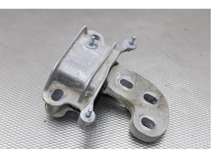Used Engine mount Ford Transit Courier 1.5 EcoBlue Price on request offered by Gebr Opdam B.V.