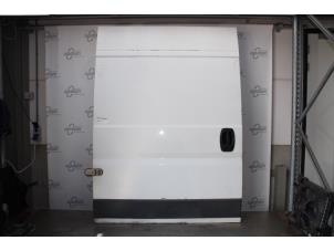 Used Sliding door, right Peugeot Boxer (U9) 2.2 HDi 120 Euro 4 Price € 175,00 Margin scheme offered by Gebr Opdam B.V.