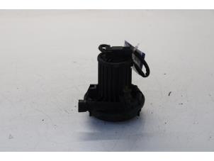 Used Exhaust air pump BMW 5 serie (E60) 545i 32V Price on request offered by Gebr Opdam B.V.
