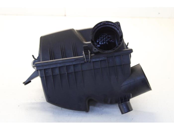 Gebrauchte Luftfiltergehäuse BMW 5 serie (E60) 545i 32V Preis € 26,00 Margenregelung angeboten von Gebr Opdam B.V.