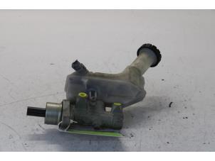 Usados Cilindro freno principal Renault Modus/Grand Modus (JP) 1.2 16V Precio de solicitud ofrecido por Gebr Opdam B.V.