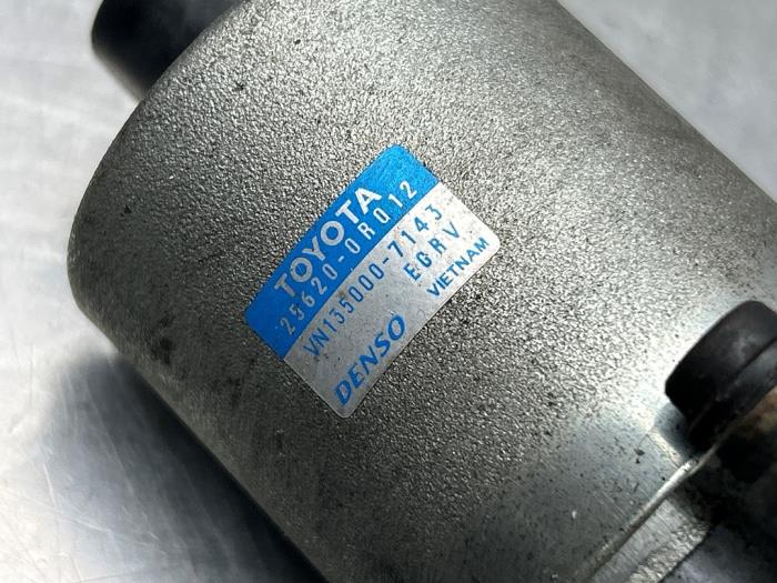 AGR Ventil van een Toyota Corolla Verso (R10/11) 2.2 D-4D 16V Cat Clean Power 2007