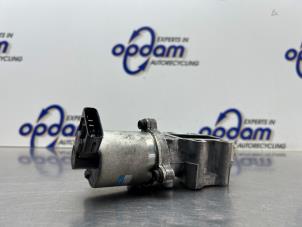 AGR Ventil van een Toyota Corolla Verso (R10/11) 2.2 D-4D 16V Cat Clean Power 2007