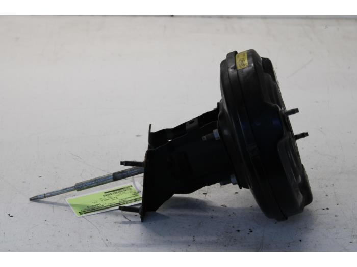Usados Servofreno Ford Ka I 1.3i Precio € 30,00 Norma de margen ofrecido por Gebr Opdam B.V.