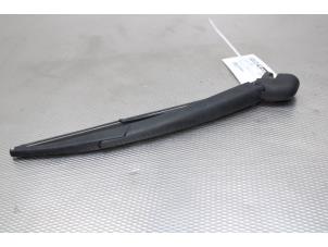 Used Rear wiper arm Fiat 500 (312) 0.9 TwinAir 85 Price on request offered by Gebr Opdam B.V.