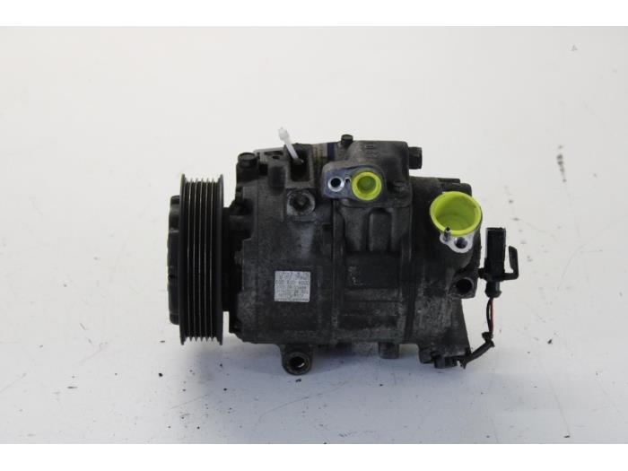 Usagé Pompe clim Volkswagen Golf IV (1J1) 1.6 FSI 16V Prix € 35,00 Règlement à la marge proposé par Gebr Opdam B.V.