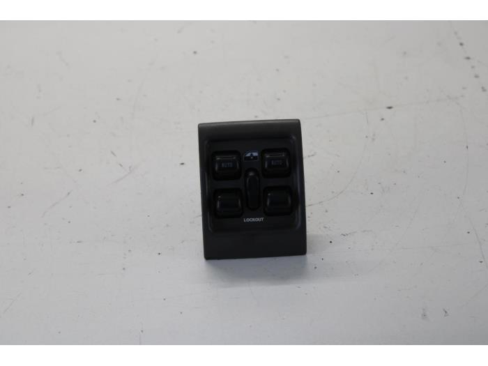 Usados Interruptor de ventanilla eléctrica Chrysler PT Cruiser 2.0 16V Precio de solicitud ofrecido por Gebr Opdam B.V.