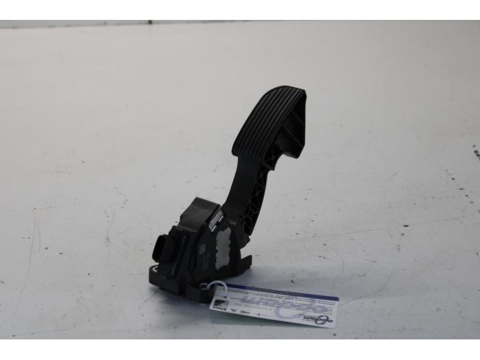 Begagnade Gaspedalsensor Peugeot 108 1.0 12V Pris på förfrågan erbjuds av Gebr Opdam B.V.