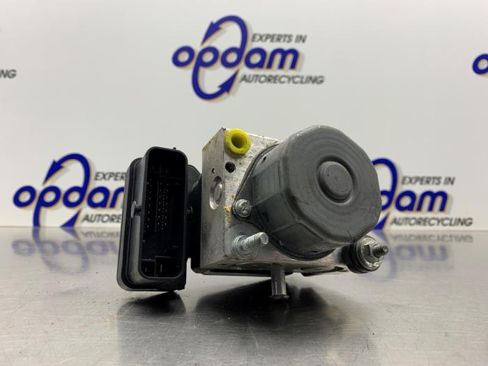 Begagnade ABS-pump Fiat Panda (312) 0.9 TwinAir 60 Pris € 85,00 Marginaltabell erbjuds av Gebr Opdam B.V.