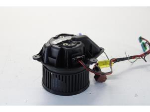 Used Heating and ventilation fan motor Renault Scénic I (JA) 1.6 16V Price € 50,00 Margin scheme offered by Gebr Opdam B.V.