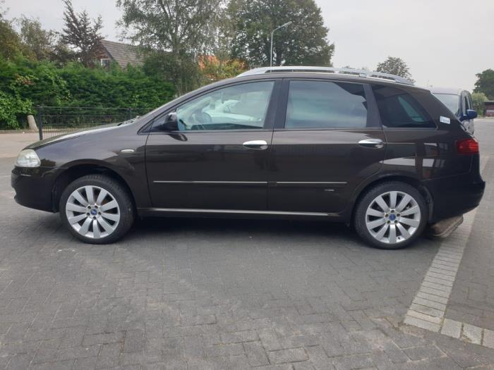 Tür 4-türig links vorne Fiat Croma 2.2 MPI 16V 742/A - XXXXX