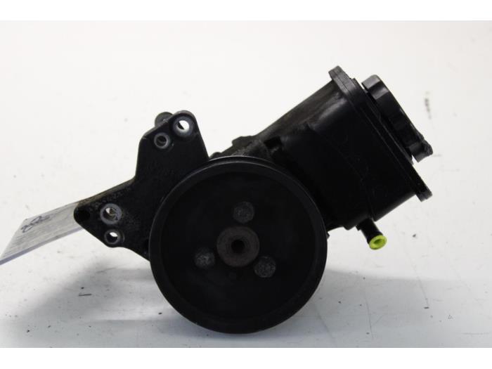 Usagé Pompe de direction BMW X5 (E53) 3.0d 24V Prix € 60,00 Règlement à la marge proposé par Gebr Opdam B.V.