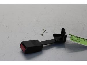 Used Front seatbelt buckle, left Peugeot 206+ (2L/M) 1.1 XR,XS Price on request offered by Gebr Opdam B.V.