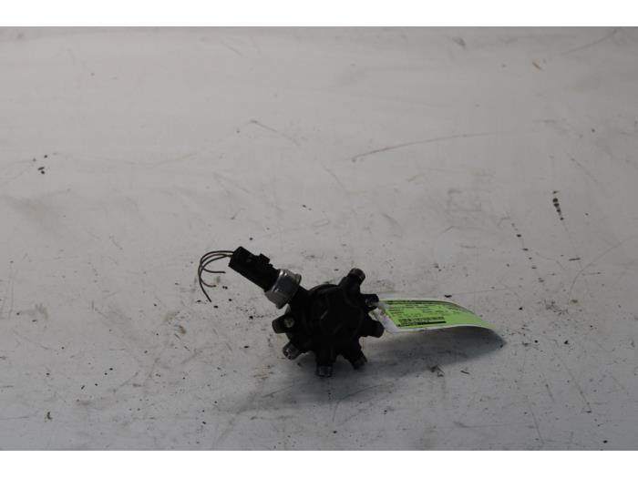 Usagé Capteur de pression carburant Renault Scénic II (JM) 1.5 dCi 100 Prix sur demande proposé par Gebr Opdam B.V.
