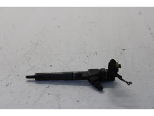 Used Injector (diesel) Opel Signum (F48) 1.9 CDTI 16V Price on request offered by Gebr Opdam B.V.