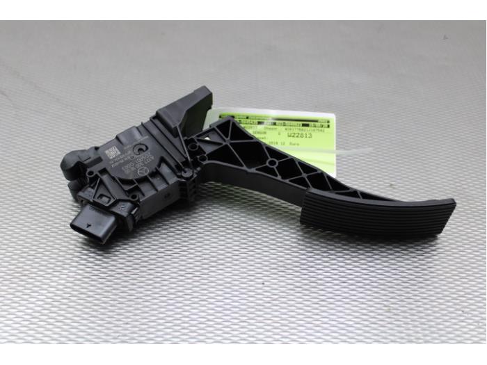 Begagnade Gaspedalsensor Mercedes A (177.0) 1.3 A-160 Turbo 16V Pris € 42,00 Marginaltabell erbjuds av Gebr Opdam B.V.