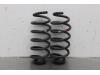 Rear coil spring from a Renault Captur (2R), 2013 0.9 Energy TCE 12V, SUV, Petrol, 898cc, 66kW (90pk), FWD, H4B408; H4BB4, 2015-03, 2R04; 2R05; 2RA1; 2RA4; 2RA5; 2RB1; 2RD1; 2RE1 2017