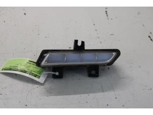 Used Daytime running light, left Renault Clio IV (5R) 1.5 Energy dCi 90 FAP Price on request offered by Gebr Opdam B.V.
