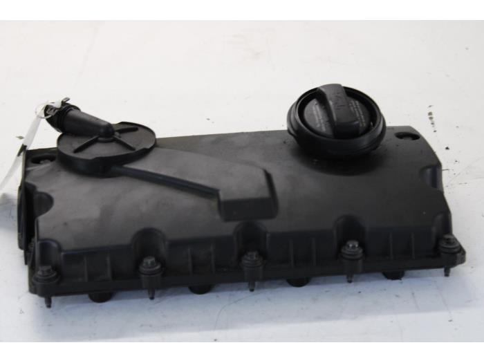 Gebrauchte Ventildeckel Volkswagen Passat (3B3) 1.9 TDI 100 Preis € 26,00 Margenregelung angeboten von Gebr Opdam B.V.